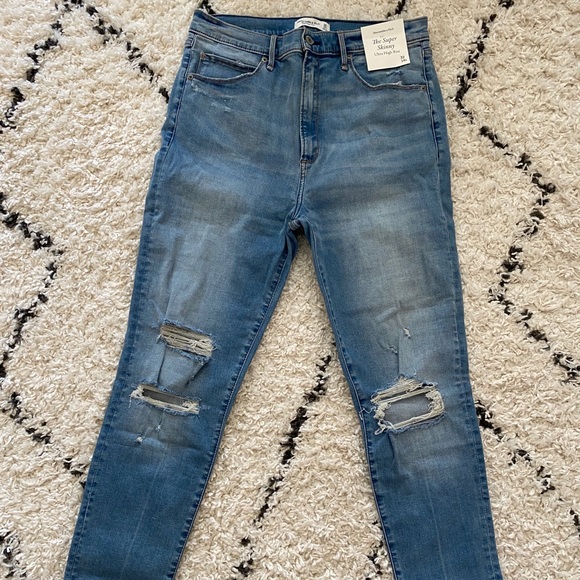 NWT! A&F Ultra High Rise Super Skinny Jeans - Picture 2 of 7
